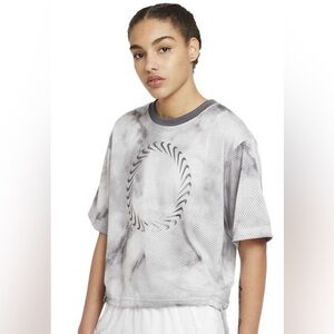 Nike Women’s Sportswear Icon Clash Short Sleeve T-shirt